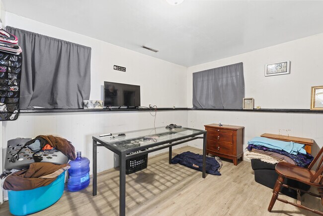 Building Photo - 2380 Middleton Ct