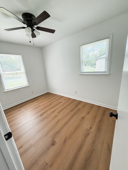 Building Photo - 1006 Taylors Mill Rd