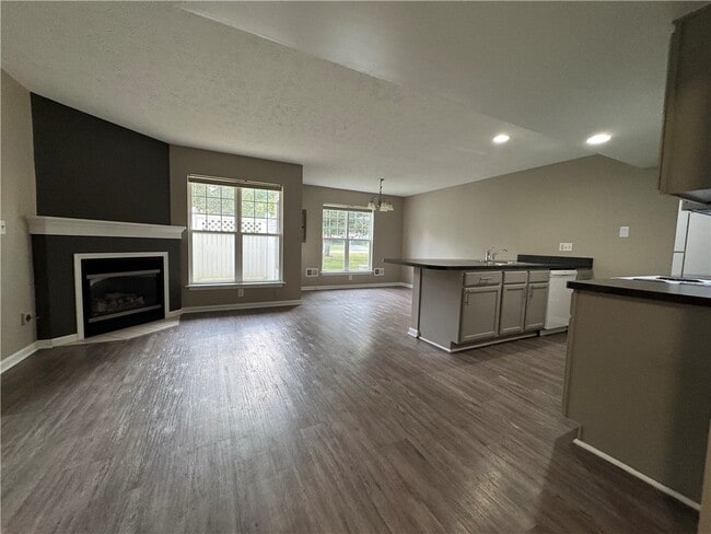 Building Photo - 778 Royal Sunset Dr