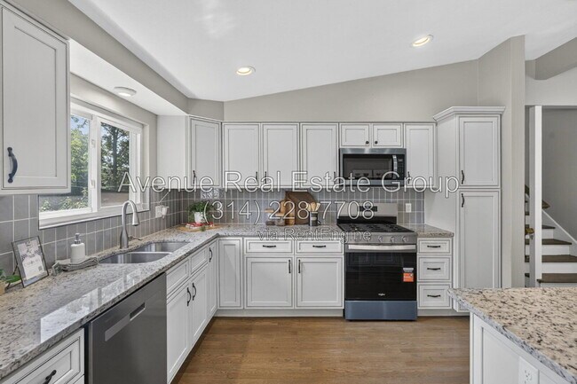 Building Photo - 6 The Knolls Ln