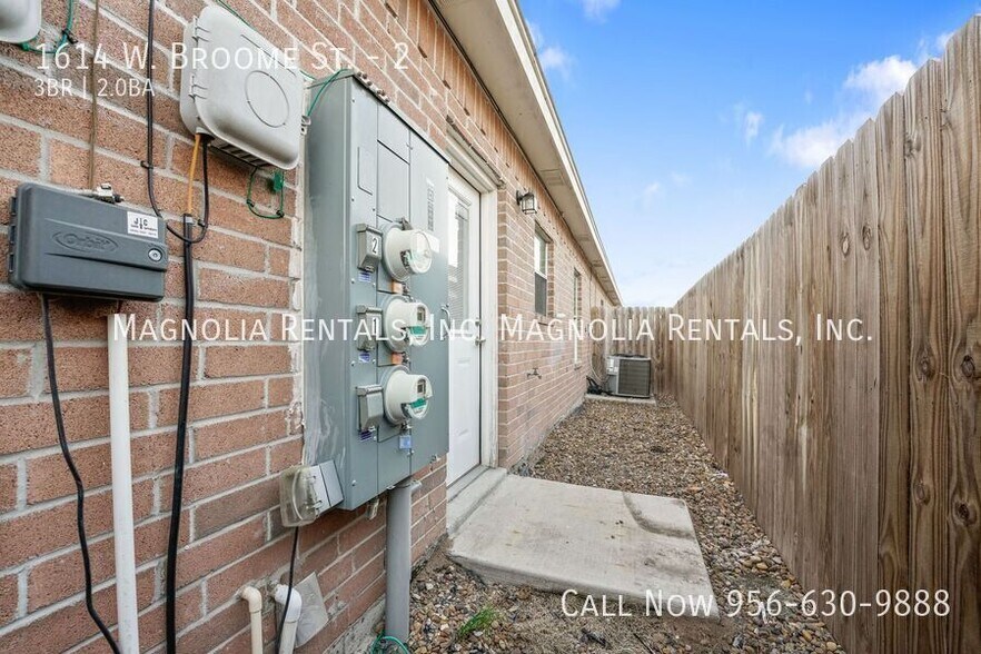 Building Photo - 1614 W Broome St