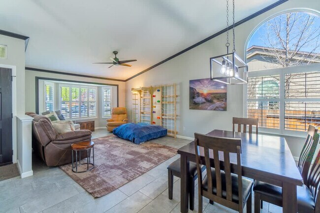 Building Photo - 14350 Ghost Rider Dr