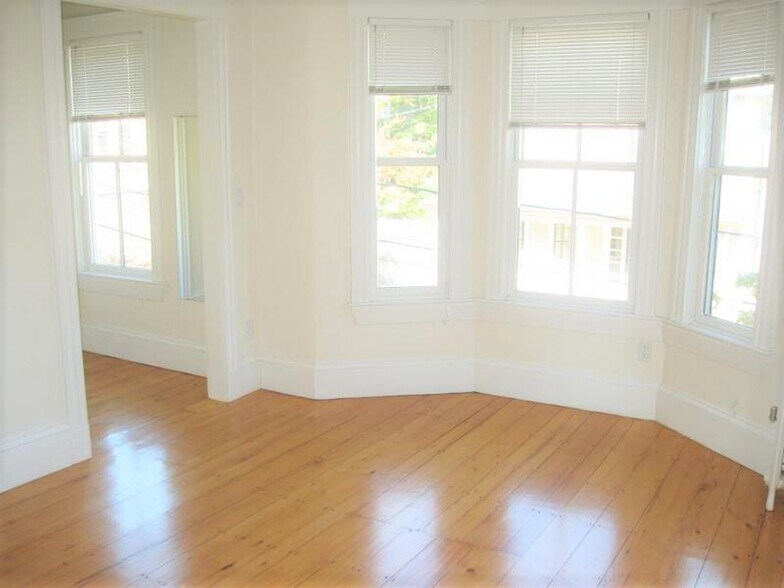 Building Photo - 30 Healey St