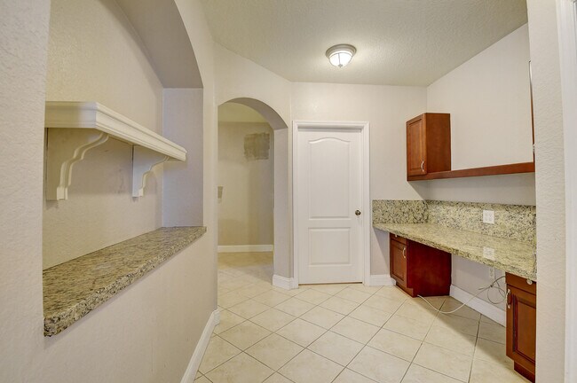 Building Photo - 1206 Belmont Pl