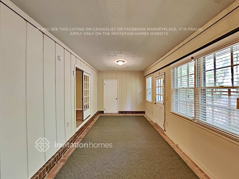 Building Photo - 3158 Larkspur Cir SW