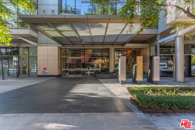 Building Photo - 1155 S Grand Ave