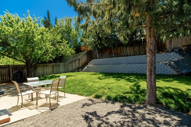 Building Photo - 3 Bed 2 Bath NorthWest Reno Home