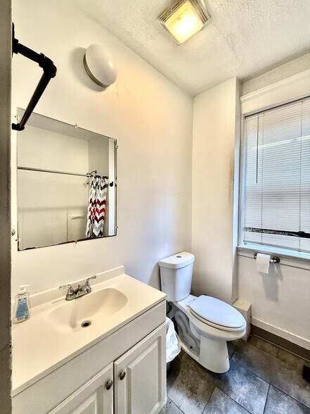 Building Photo - 322 Edgewood Ave