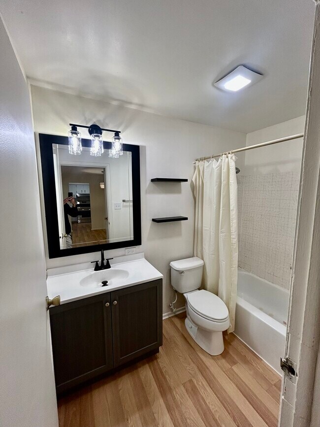 Building Photo - 1557 Jill Ct