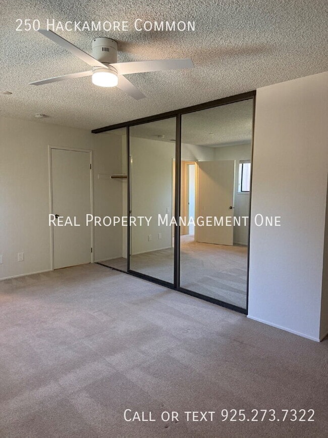 Building Photo - 250 Hackamore Common