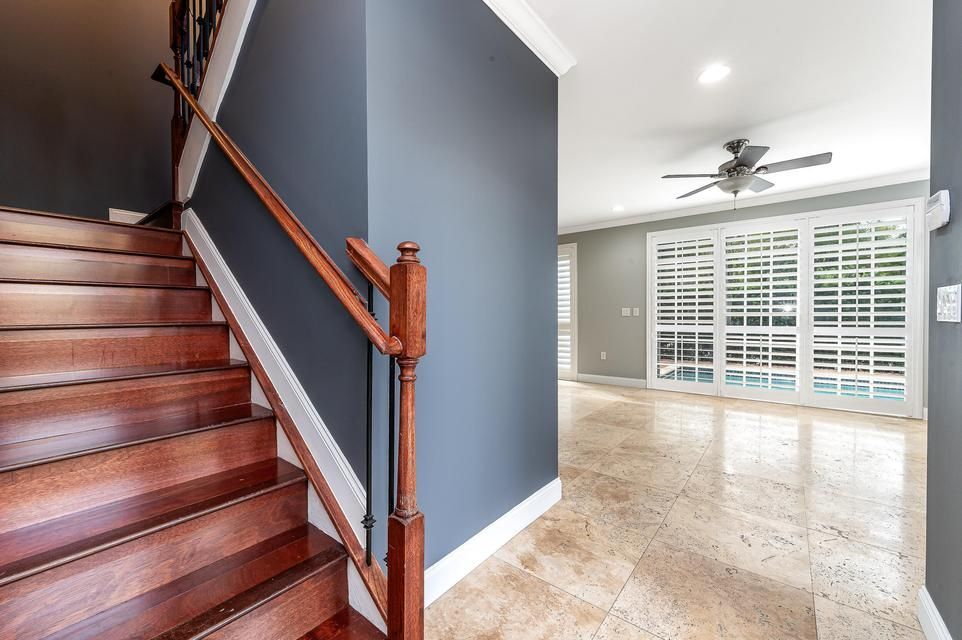 Building Photo - 486 SW 5th St