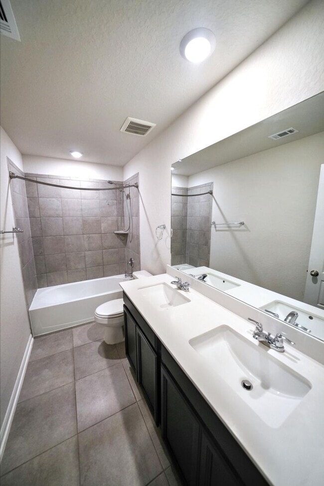 Building Photo - Beautiful Home Now Available in Orchard Pa...