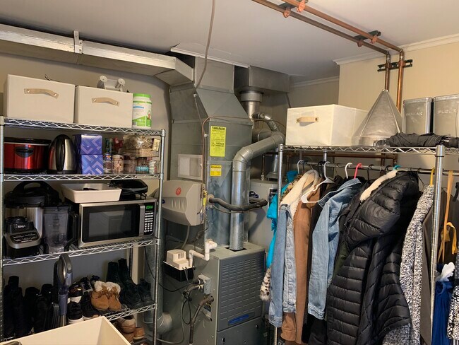 Building Photo - 4953 Wilcox Avenue