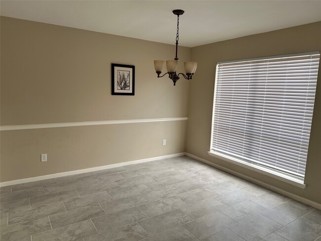 Building Photo - 1102 Red Rock Canyon Dr
