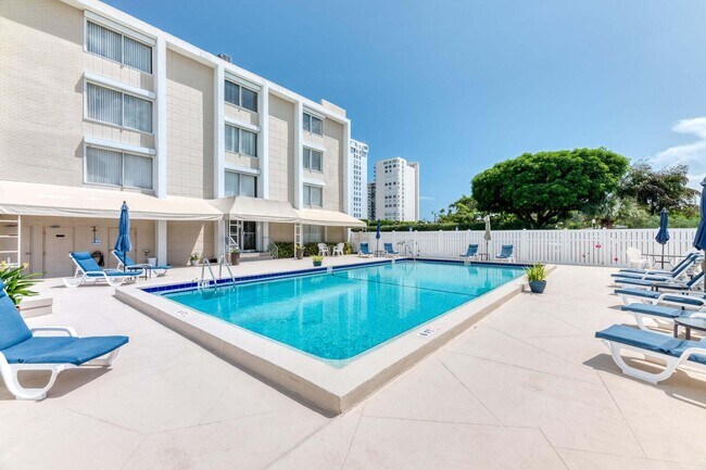 Building Photo - 1601 S Flagler Dr