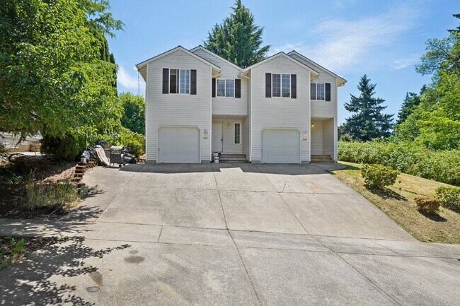 Building Photo - 4 bedroom 2.5 bath home