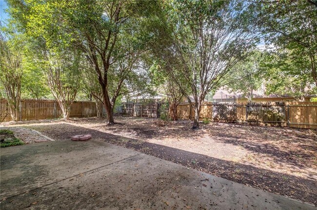 Building Photo - 4229 Kingsburg Dr
