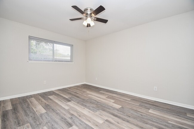 Building Photo - 16117 De Lozier St