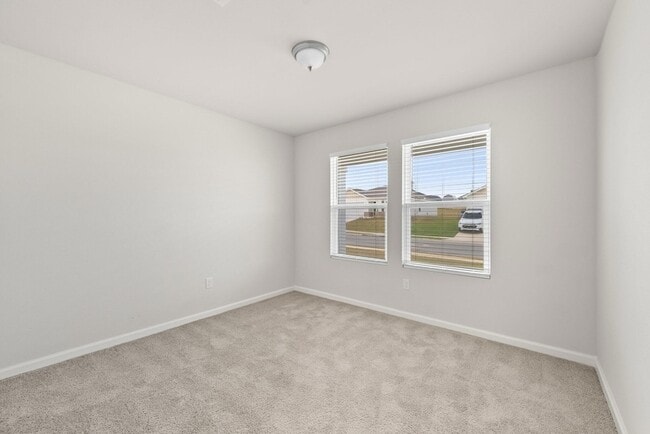 Building Photo - 664 Whispering Creek Ave