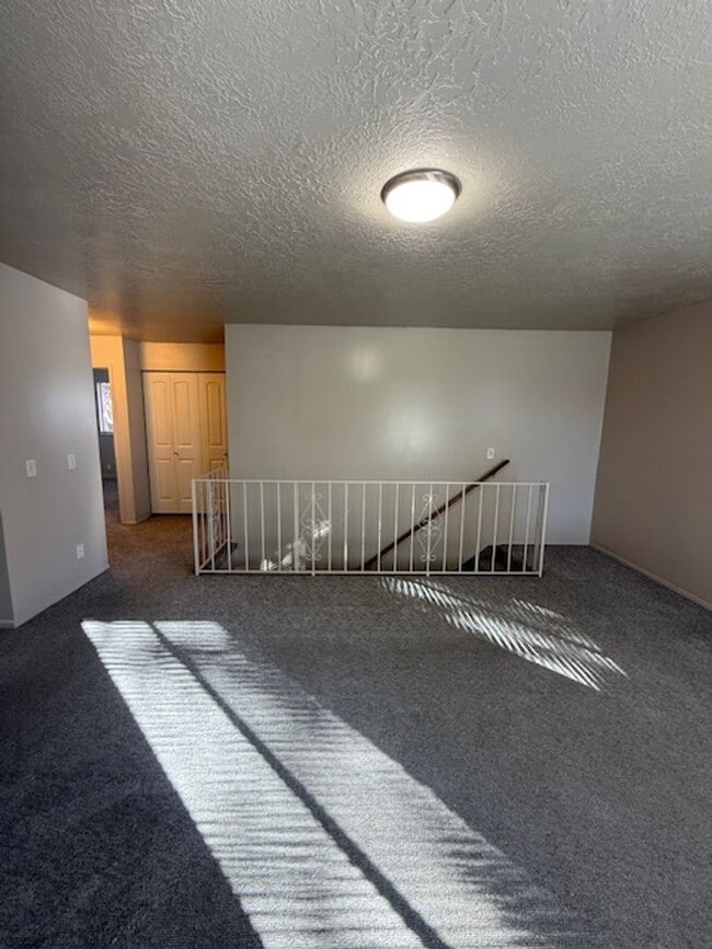 Building Photo - 537 E Acoma Rd