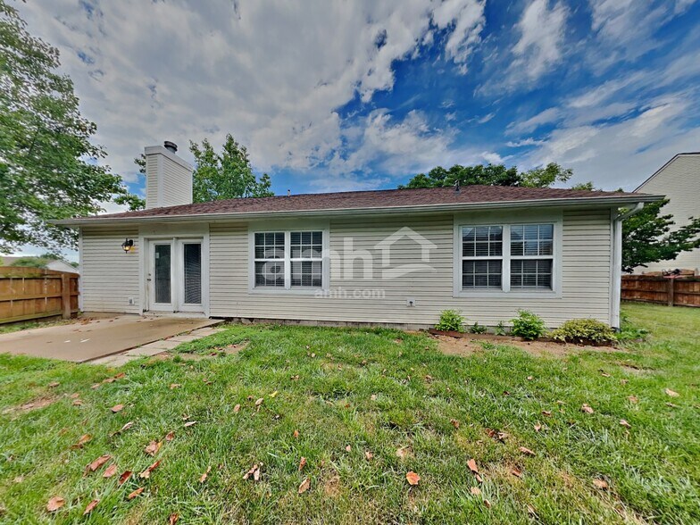 Building Photo - 12985 Sweet Briar Pky