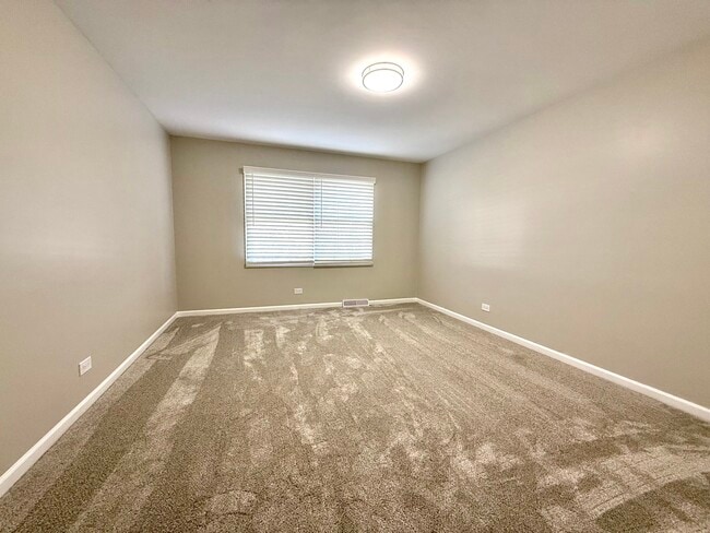 Building Photo - 1209 W Bauer Rd