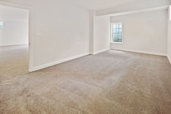 Building Photo - 5 Bed 4.5 Bath - Bethesda Single Family - ...