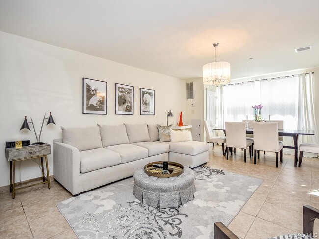 Building Photo - 200 Carney St