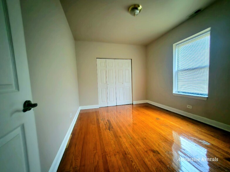 Building Photo - 4844 W Adams St