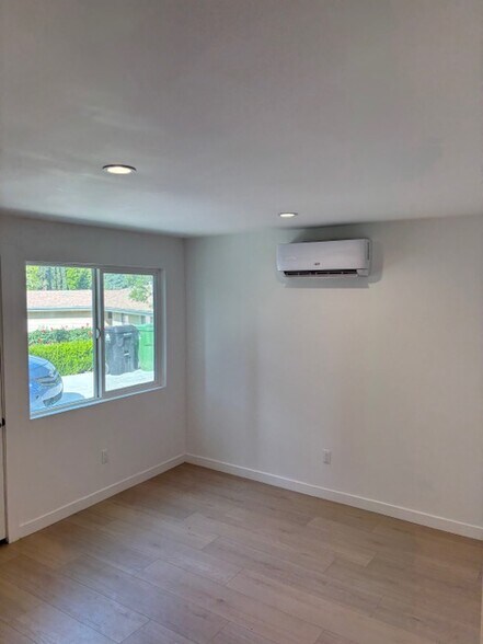 Building Photo - 5720 Wallis Ln
