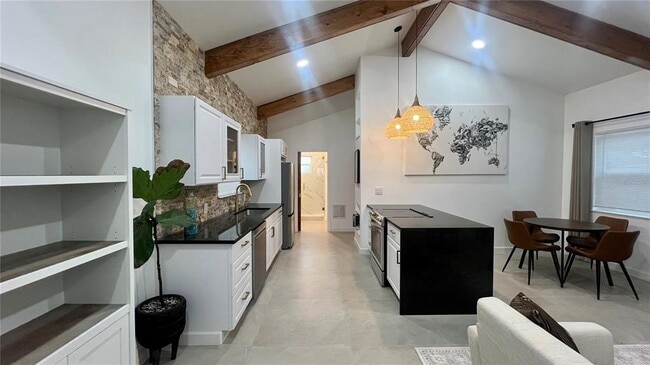 Building Photo - 1230 Essex Dr N