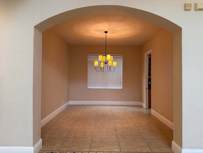 Building Photo - 10345 Medicis Pl