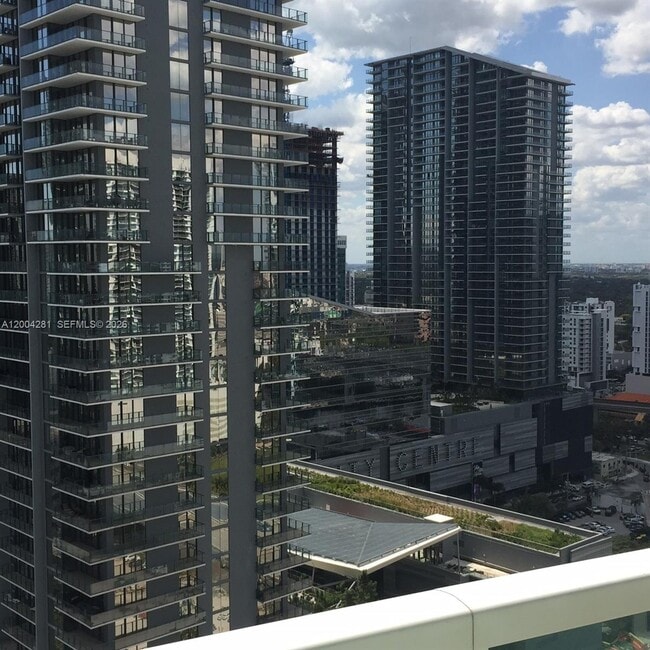 Building Photo - 41 SE 5th St