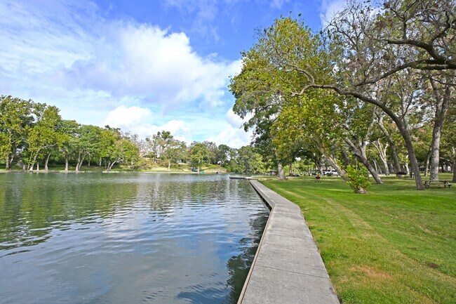 Building Photo - 1131 River Rock