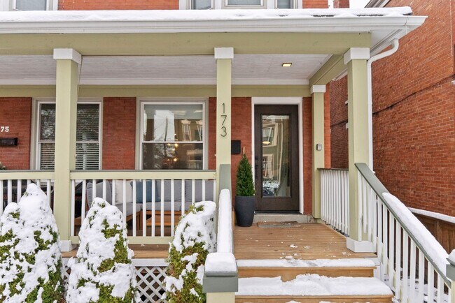 Building Photo - Executive Furnished Rental in Olde Towne East