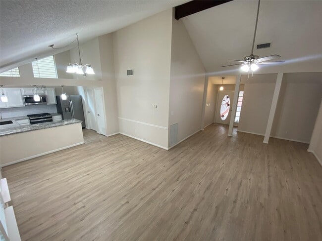 Building Photo - 33 N Rain Forest Ct