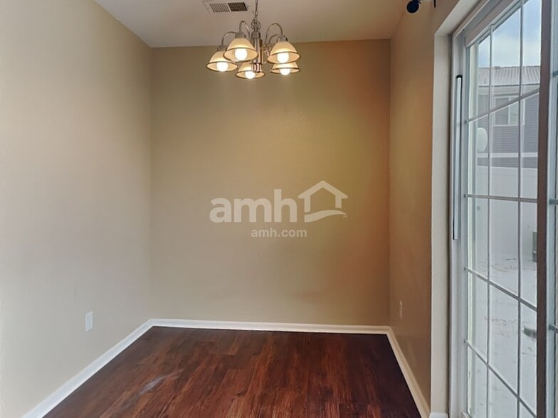 Building Photo - 19904 Robins Dr