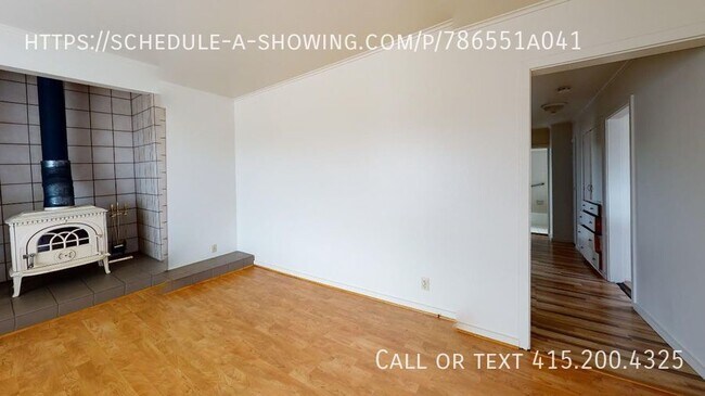 Building Photo - Spacious Two Bedroom Duplex in Pacific Grove