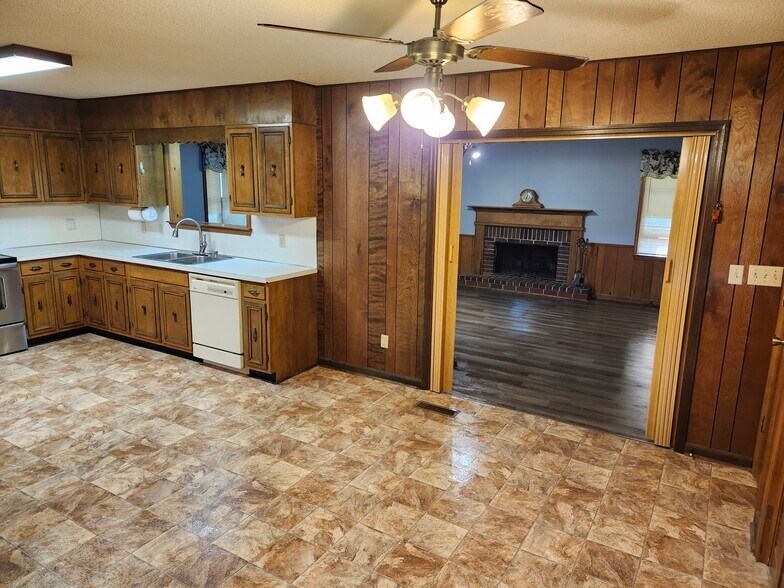 Building Photo - 6067 Browntown Rd