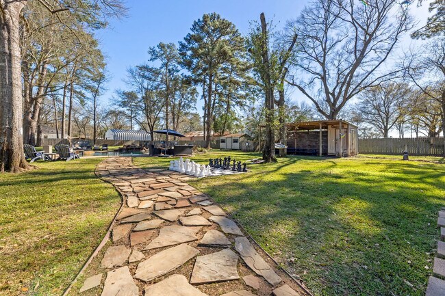 Building Photo - 9123 Kerr Dr