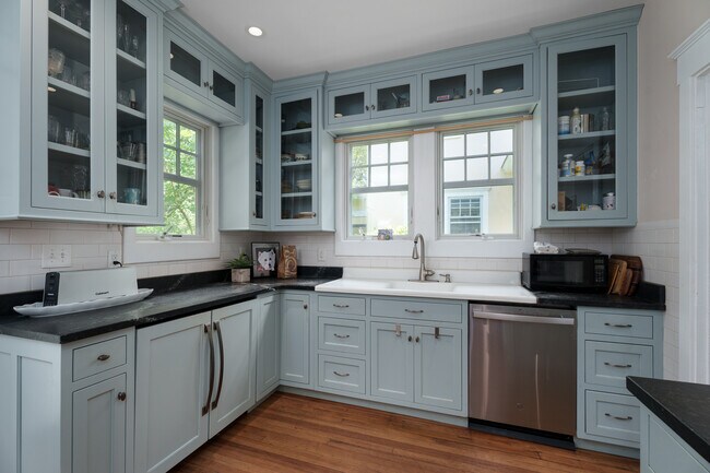 Building Photo - 44 Markham Rd