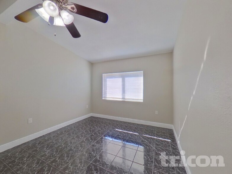 Building Photo - 8104 Plunkett Ave