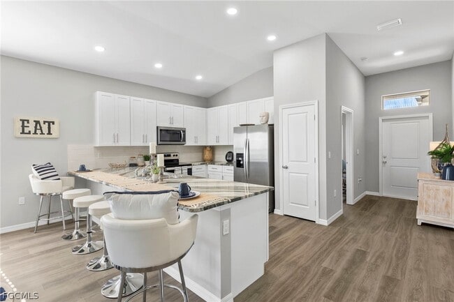 Building Photo - 1810 NE 3rd Ave