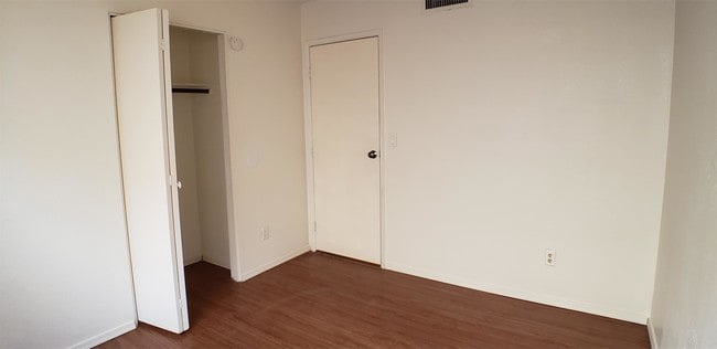 Building Photo - 279 W Melridge St