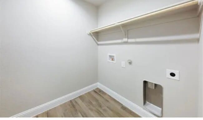Building Photo - 332 Mary Dr