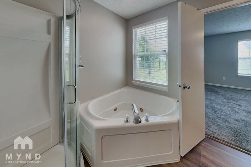 Building Photo - 6822 Bluestem Ct