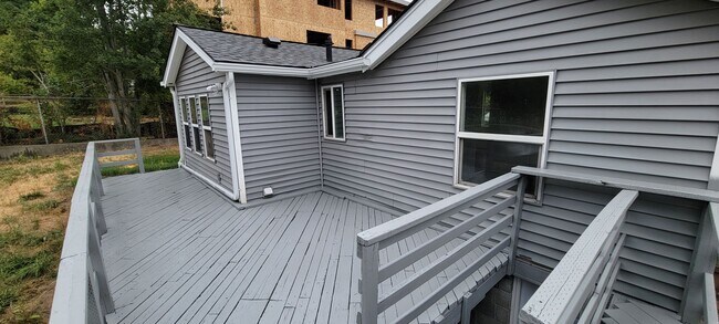 Building Photo - Cozy South Beacon Hill Cottage with 2 bedrooms, bonus room, and large yard with territorial views