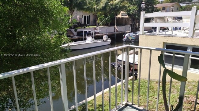 Building Photo - 1860 Venice Park Dr