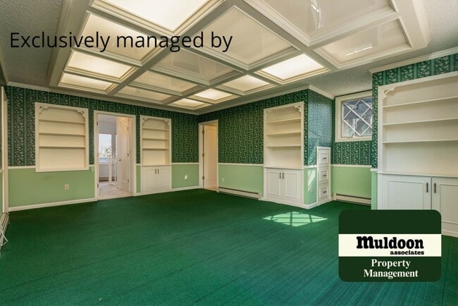 Building Photo - Beautiful 3 bedroom home with two car garage in Old Broadmoor