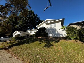 Building Photo - SPACIOUS 3 BEDROOM 2.5 BATH IN THE HEART OF LOS FELIZ